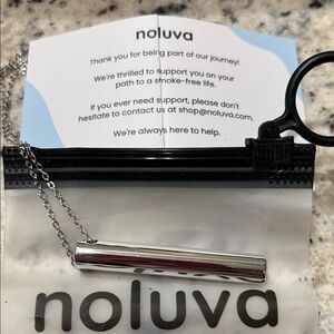 Noluva Sleek Silver Necklace